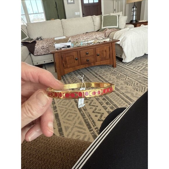 COACH Letter C LOGO Signature Red Enamel Gold Tone Bangle Bracelet Size 7 3/4” - Picture 6 of 7
